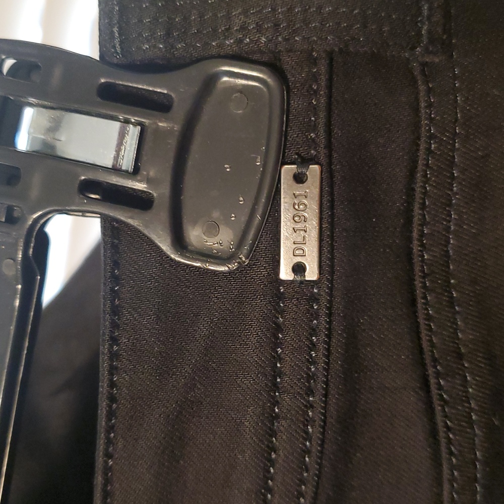 DL1961 Jeans - Picture 10 of 12